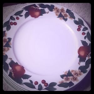 The Cades Cove collection dinner plates